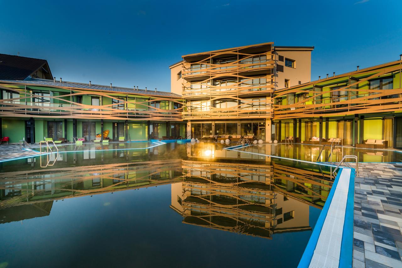 Hotel Galeria Thermal Besenova Exterior photo